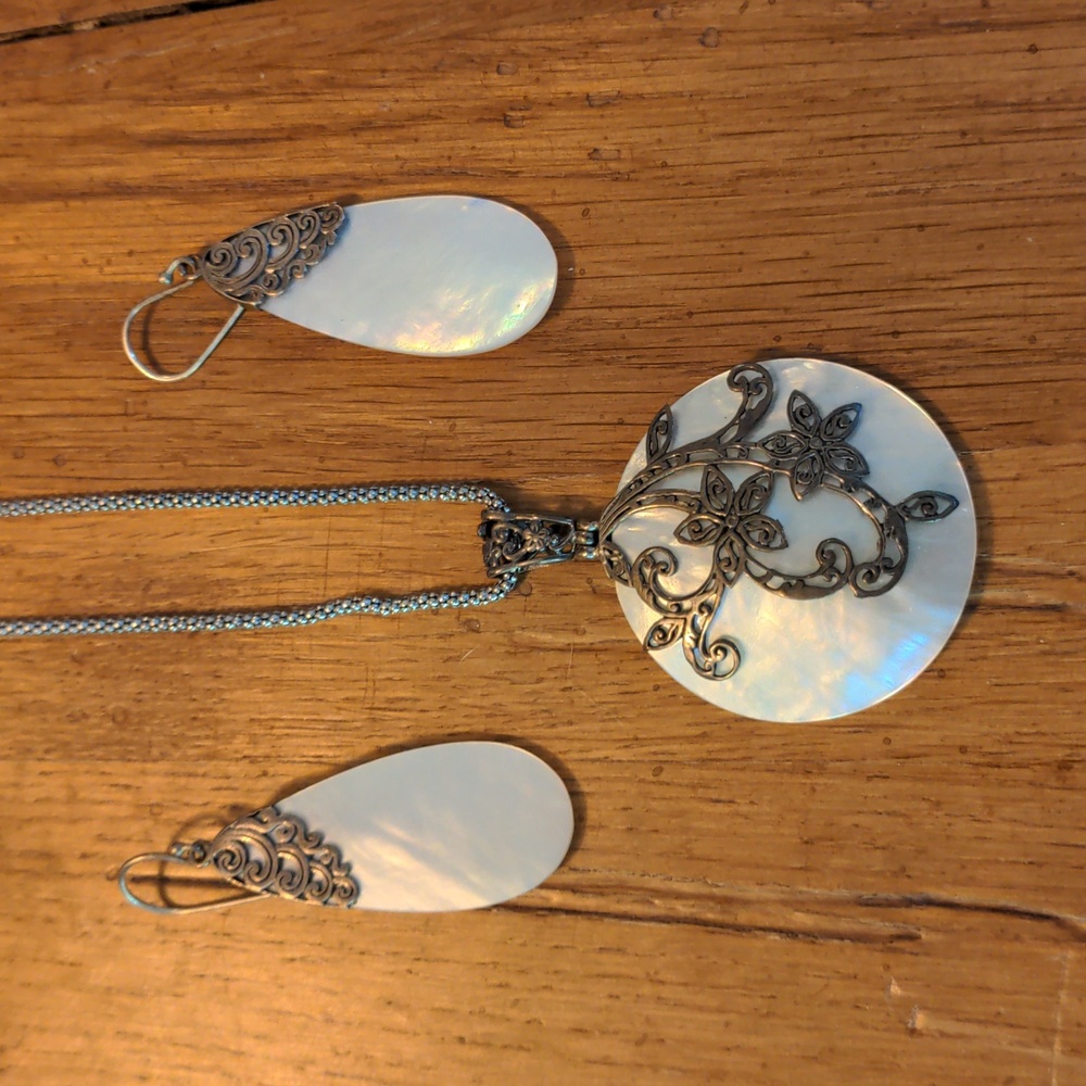 Mother of Pearl set